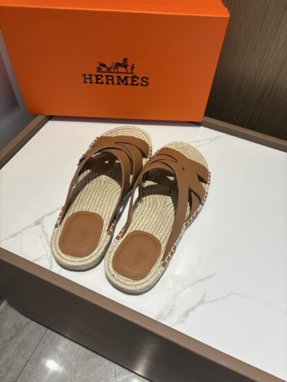 Hermès men's versatile, comfortable, non-slip brown casual slippers - Image 4