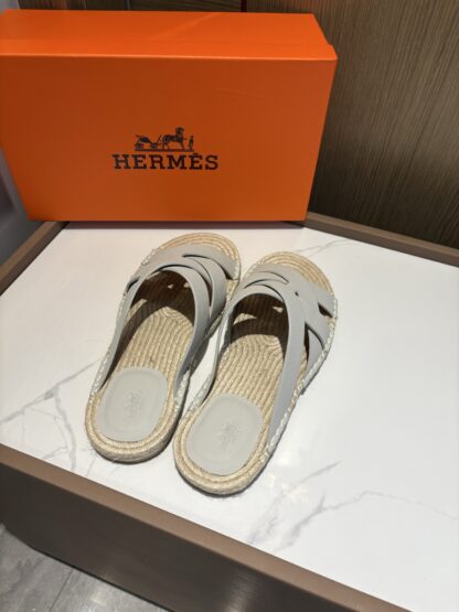 Hermès men's versatile, comfortable, non-slip light gray casual slippers - Image 4