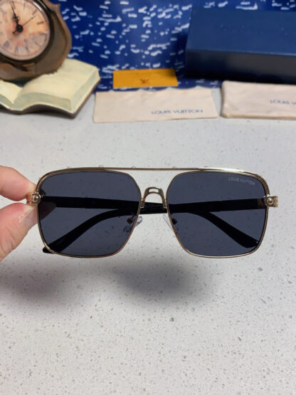 LOUIS VUITTON Fashion Sunglasses - Image 5