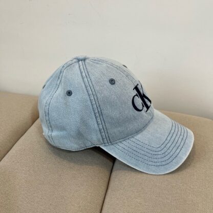Calvin Kleinf stylish all-match baseball cap - Image 4