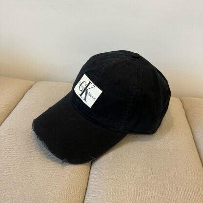 Calvin Kleinf stylish all-match baseball cap - Image 4