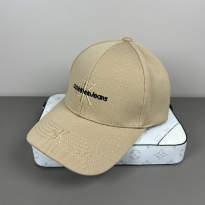 Calvin Kleinf stylish all-match baseball cap - Image 4