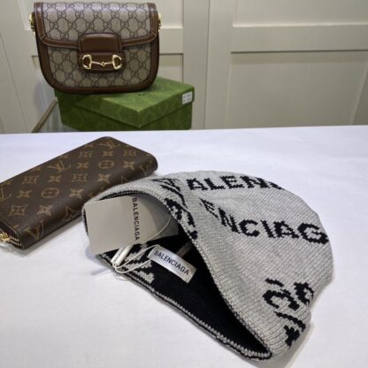 Balenciaga simple and warm knitted hat - Image 4