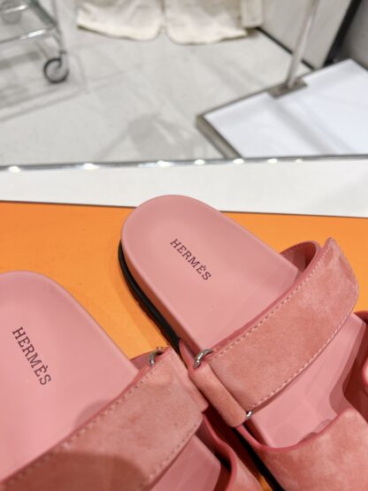 Hermès Spring and Summer New Pink Comfort Slippers - Image 4