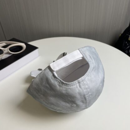 Balenciaga embroidered yuppie baseball cap - Image 4