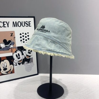 Balenciaga Korean version of the new British casual custom bucket hat - Image 4