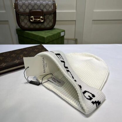 Balenciaga autumn and winter casual generous knitted hat - Image 4