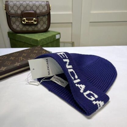Balenciaga autumn and winter casual generous knitted hat - Image 4