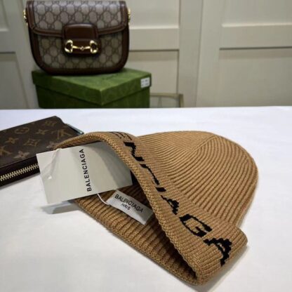 Balenciaga autumn and winter casual generous knitted hat - Image 4