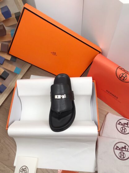 Hermès Spring and Summer New Comfortable Black Silver Buckle Slippers - Image 4
