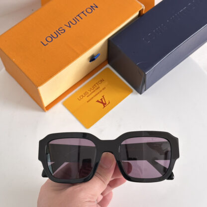LOUIS VUITTON Fashion Sunglasses - Image 5