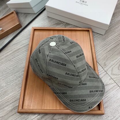 Balenciaga fashion baseball cap - Image 4