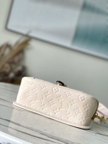 Louis Vuitton Diane handbag - Image 4