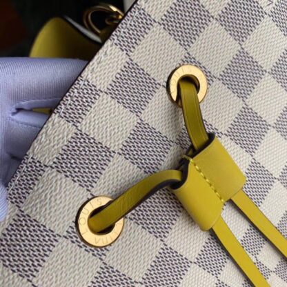 Louis Vuitton NEONOE Handbag - Image 4