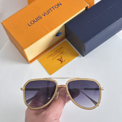 LOUIS VUITTON Fashion Sunglasses - Image 5