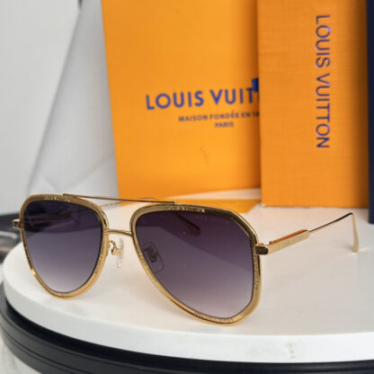 LOUIS VUITTON Fashion Sunglasses - Image 5