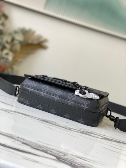 Louis Vuitton Steamer Messenger Bag - Image 4