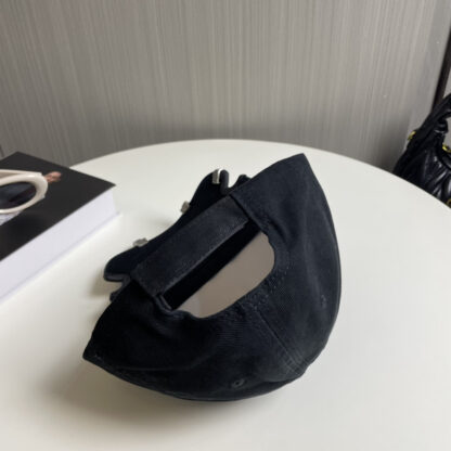 Balenciaga embroidered yuppie style baseball cap - Image 4