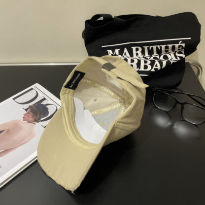 Balenciaga simple and stylish couple baseball cap - Image 4