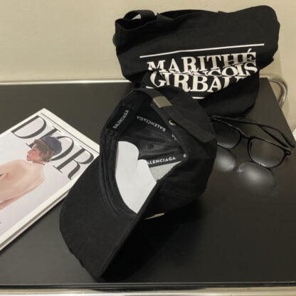Balenciaga simple and stylish couple baseball cap - Image 4