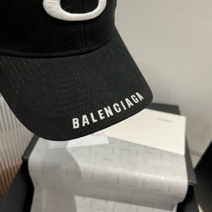 Balenciaga baseball cap - Image 4