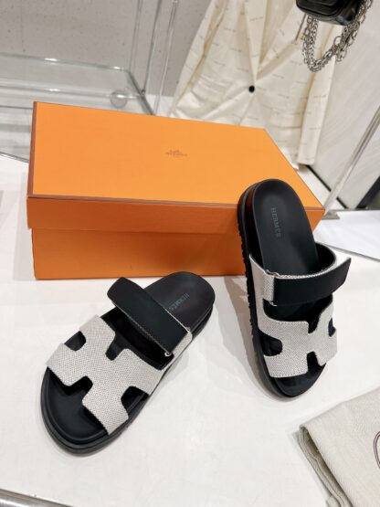 Hermès Spring and Summer New Black and Gray Comfortable Slippers - Image 4