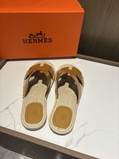 Hermes big yellow comfortable all-match non-slip breathable casual slippers - Image 4