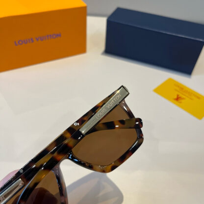 LOUIS VUITTON Fashion Sunglasses - Image 5
