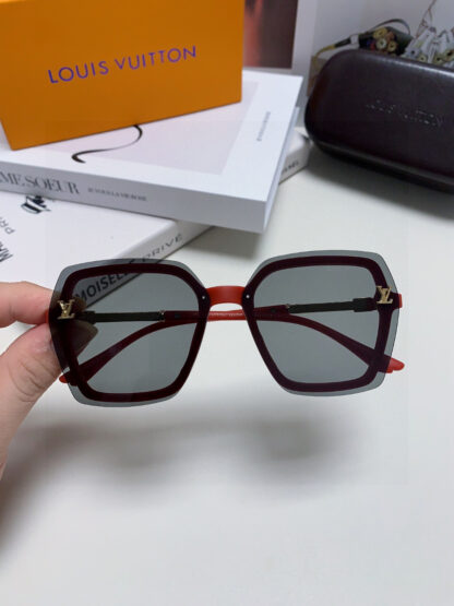 LOUIS VUITTON Fashion Sunglasses - Image 5