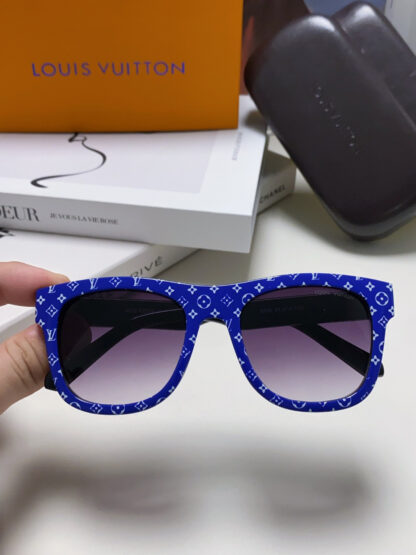 LOUIS VUITTON Fashion Sunglasses - Image 5