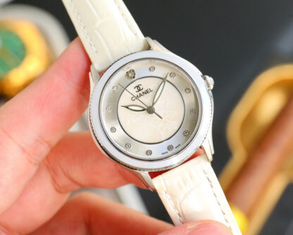 Chanel elegant ladies watch - Image 5