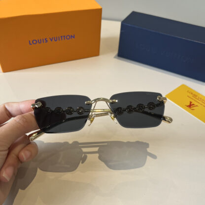 LOUIS VUITTON Fashion Sunglasses - Image 5