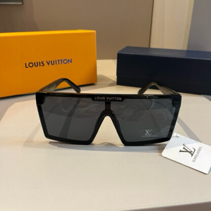 LOUIS VUITTON Fashion Sunglasses - Image 5