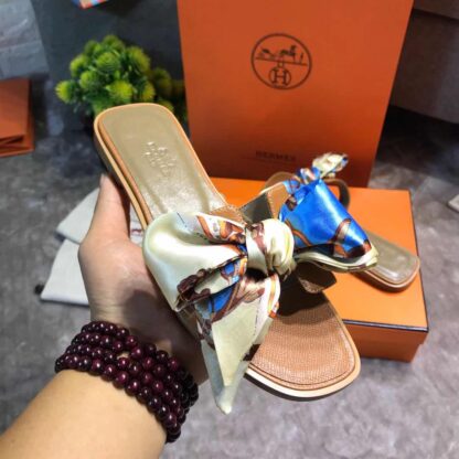 Hermès Brown Palm Pattern Cowhide Handmade Slippers - Image 4
