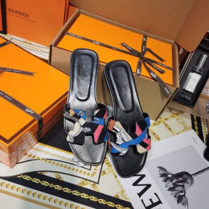 Hermès cowhide pure handmade contrast color slippers - Image 4
