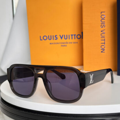 LOUIS VUITTON Fashion Sunglasses - Image 5