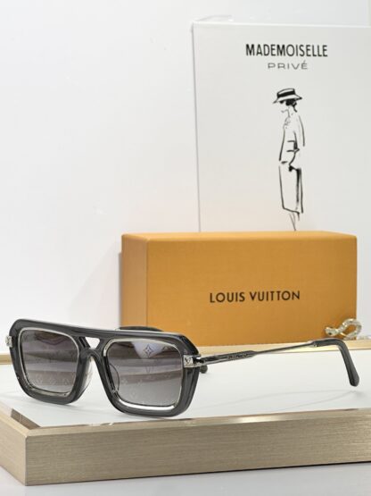 LOUIS VUITTON Fashion Sunglasses - Image 5