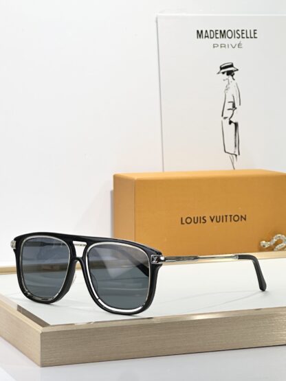 LOUIS VUITTON Fashion Sunglasses - Image 5