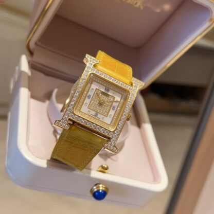 Hermes Square Dial Elegant Watch - Image 4