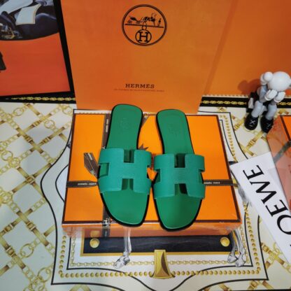 Hermès Bamboo Green Palm Pattern Handmade Slippers - Image 2