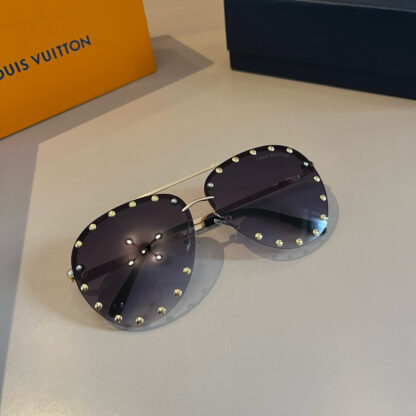 LOUIS VUITTON Fashion Sunglasses - Image 5