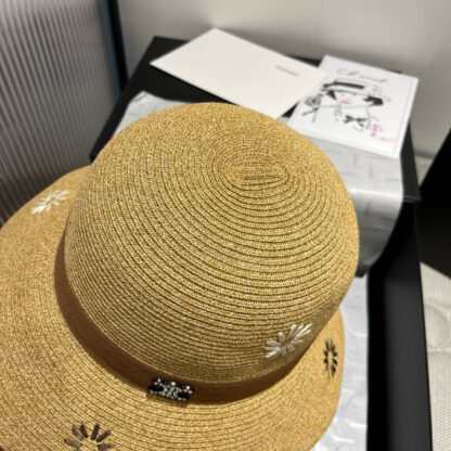 Celine hand-crocheted flower straw hat - Image 4