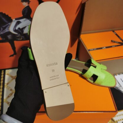 Hermès light green ostrich pattern leather handmade slippers - Image 4