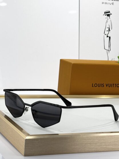 LOUIS VUITTON Fashion Sunglasses - Image 5
