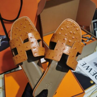 Hermès orange brown ostrich pattern leather handmade slippers - Image 4
