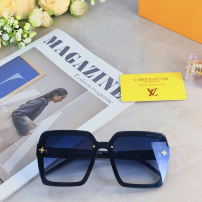 LOUIS VUITTON Fashion Sunglasses - Image 5