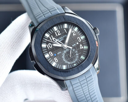 Patek Philippe Aquanaut Traveler's watch with complications - Image 4