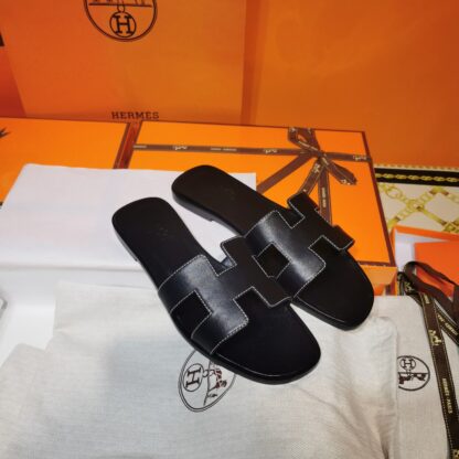 Hermès black handmade slippers - Image 4