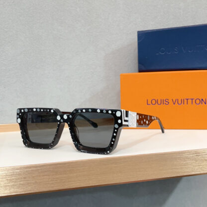 LOUIS VUITTON Fashion Sunglasses - Image 5