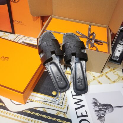 Hermès Palm Print Black Leather Slippers - Image 4